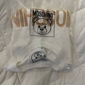 White and gold medium moschino men’s